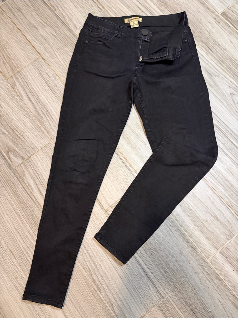 Democracy Black Skinny Jeans for Women